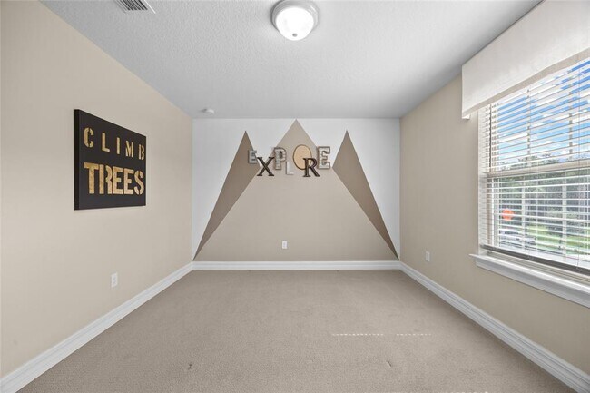 Building Photo - 2880 E Lake Pointe Dr