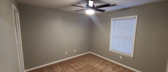 Building Photo - 1236 Longpoint Dr