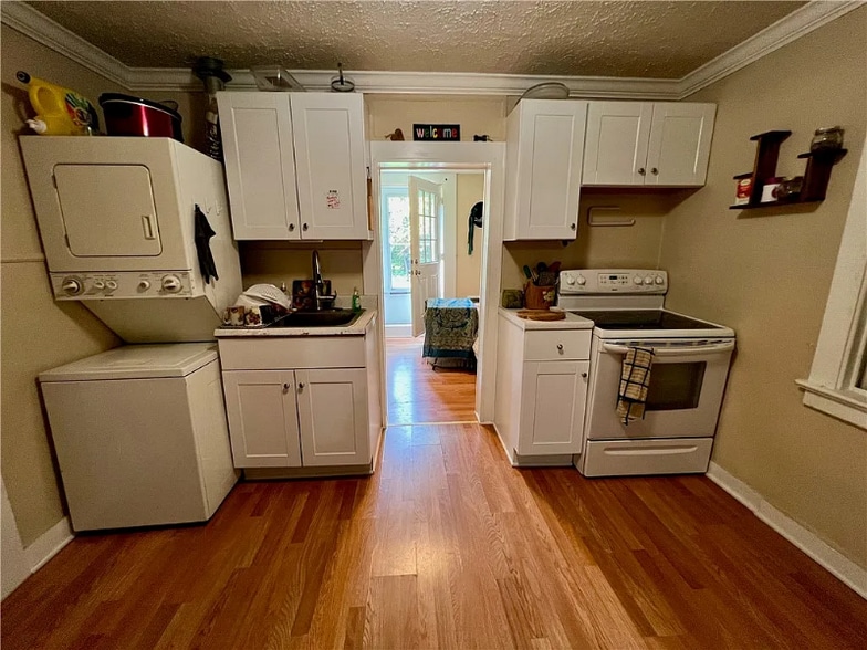 Building Photo - 51 Fleming St