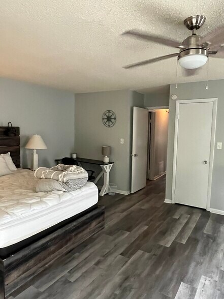 Primary Bedroom - Furnished - 3751 Pendleton Ave