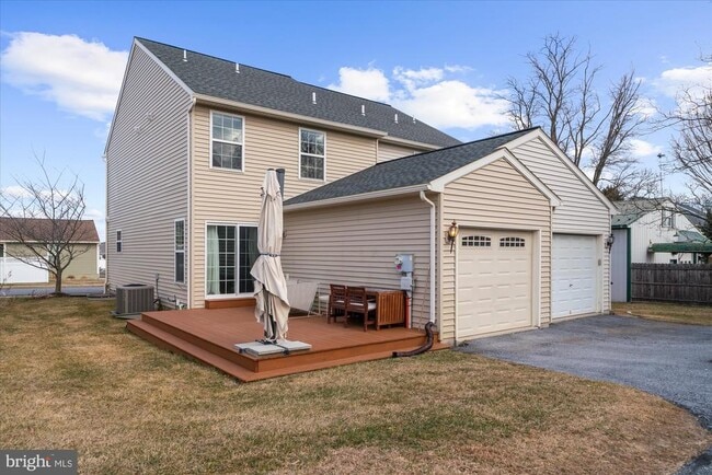 Building Photo - 105 N Yeingst Dr