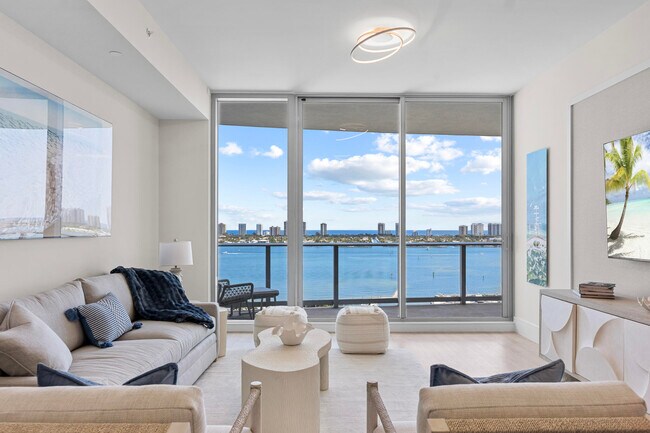 Building Photo - 220 Lake Shore Dr