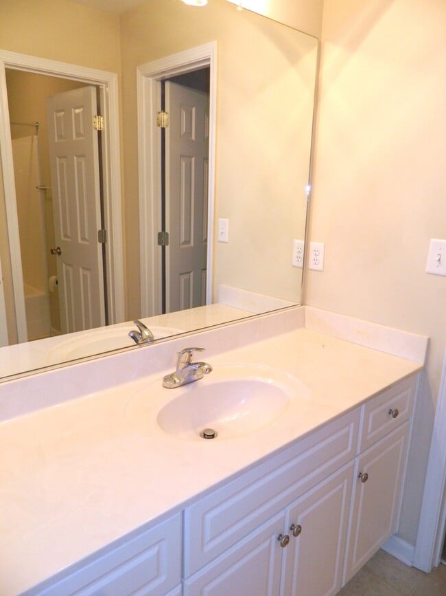 Building Photo - 2014 Kennesaw Way