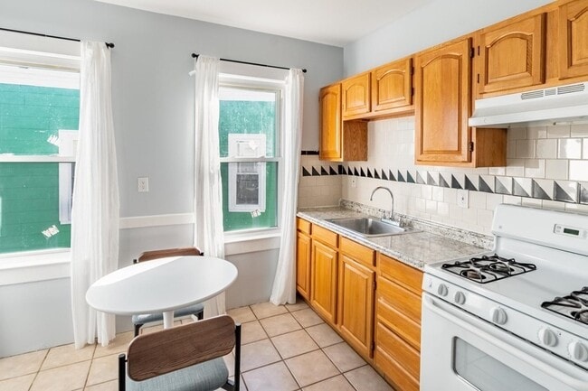 Building Photo - 15 Groom St