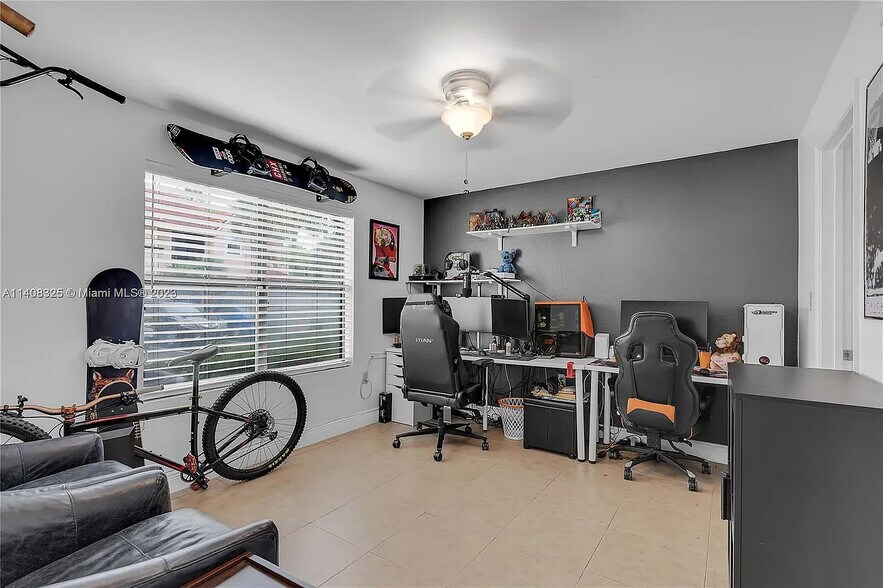 Building Photo - 10441 SW 156th Ct