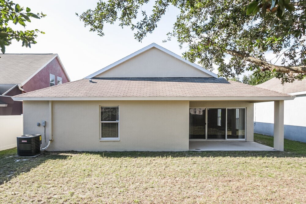Building Photo - 11111 Newbridge Dr