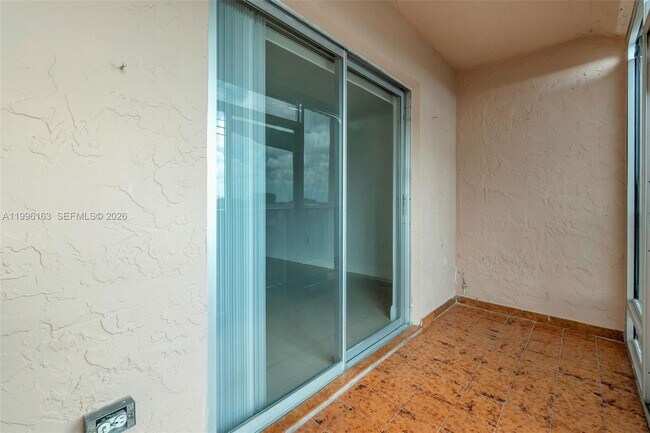 Building Photo - 6130 W 19th Ave