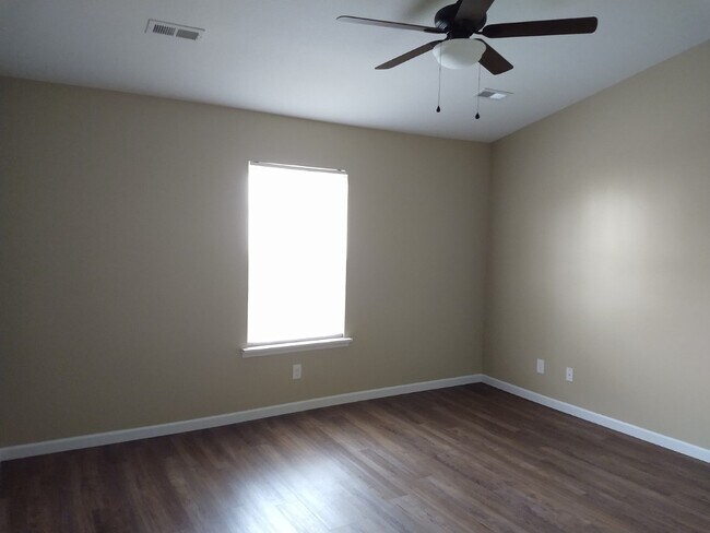 Bedroom 2 - 3880 Simpson Rd E