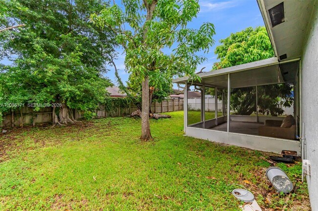Building Photo - 608 SW 76th Terrace