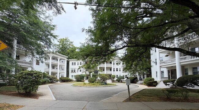 Building Photo - 134 Middlesex Rd