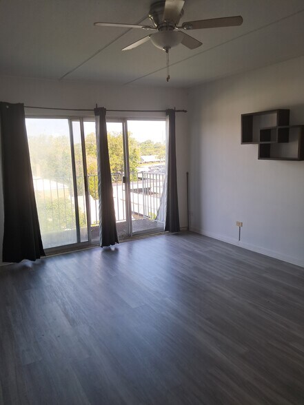 Building Photo - 5125 Blodgett Ave