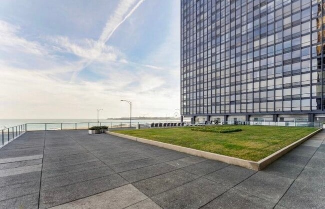 Building Photo - 900 N Lake Shore Dr