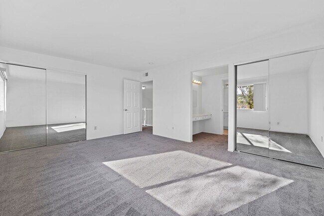 Building Photo - Beautiful Westlake First Neighborhood Family Home w/ Large Backyard with Panoramic Mtn Views