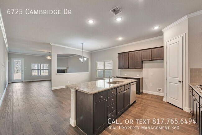 Building Photo - 6725 Cambridge Dr