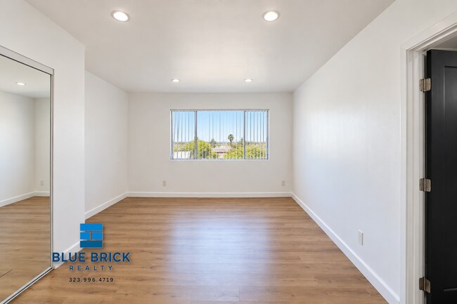 Building Photo - 11731 Kittridge St