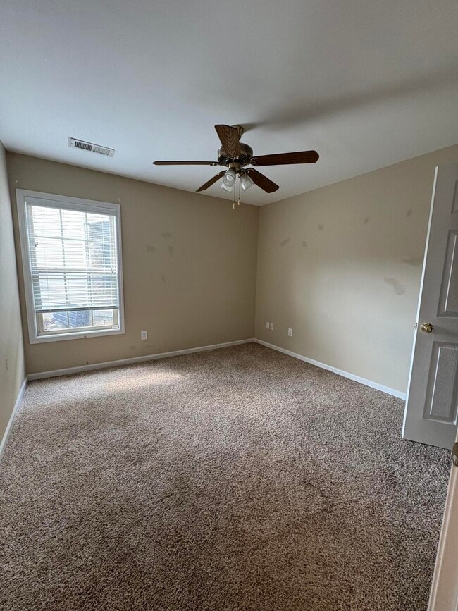 Building Photo - 2576 Moray Pl