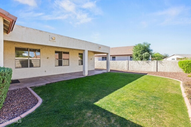 Building Photo - 6586 W Oraibi Dr