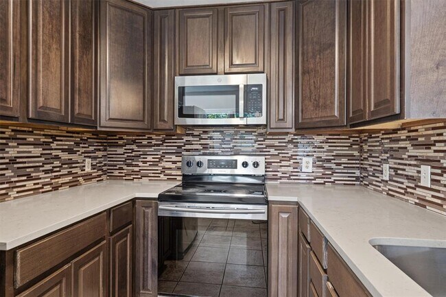 Building Photo - 1912 Terry Ln