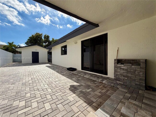 Building Photo - 9064 SW 6th St