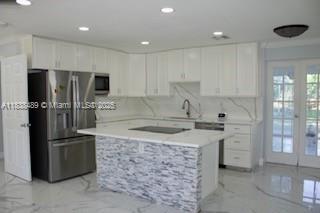 Building Photo - 3954 Coconut Cir N