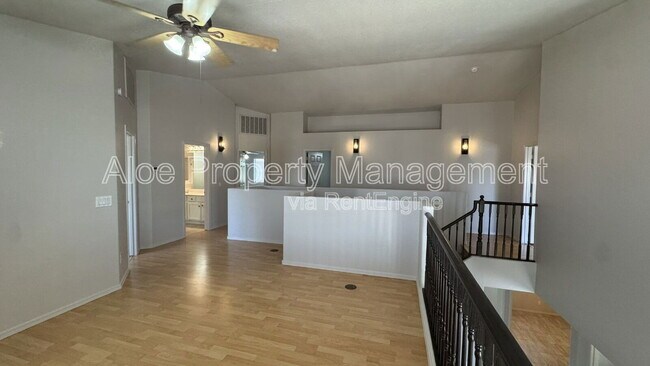 Building Photo - 491 W Ebony Way