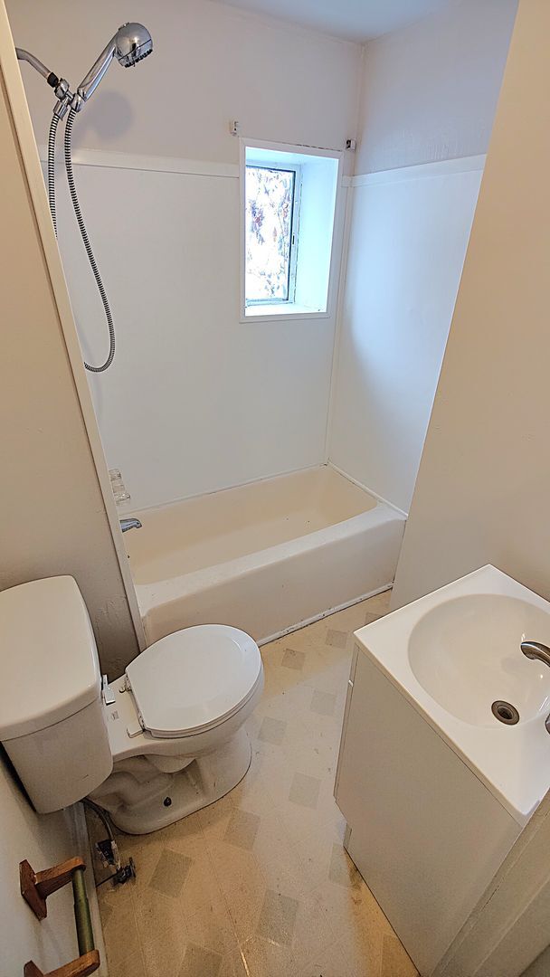 Building Photo - *Spacious 2BD/1BA Single-Family Home for Rent in Southside*