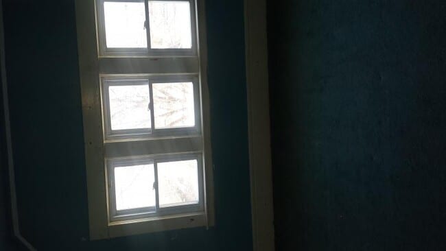 Building Photo - 503 E Utica St