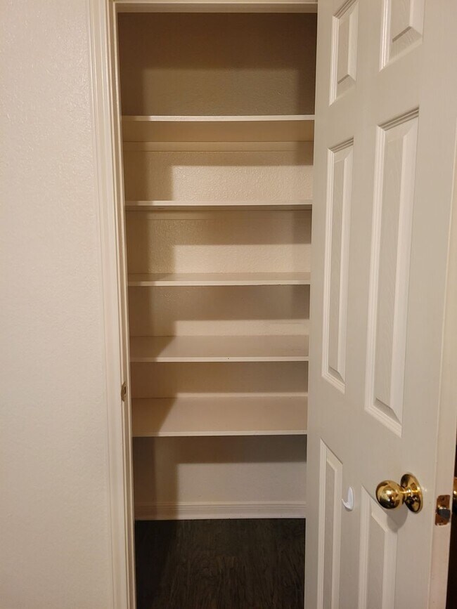 Building Photo - 1534 Shoshoni Trail