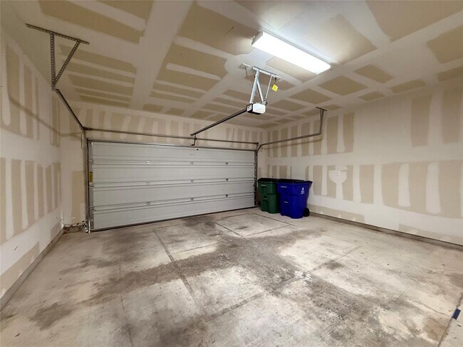 Building Photo - 3240 E Whitestone Blvd