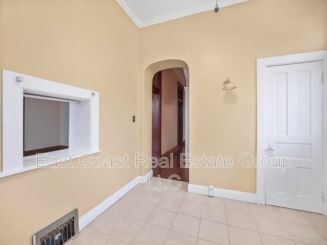 Building Photo - 448 Summit Ave