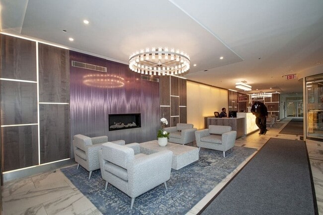 Building Photo - 8-12 Museum Way