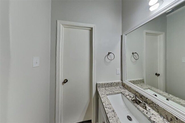 Building Photo - 21414 Mission Falls Dr