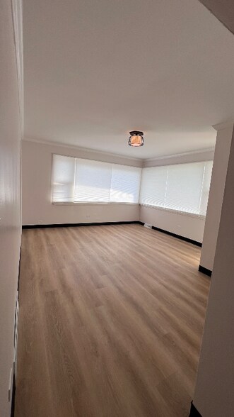 Building Photo - 417 S 13th Ave