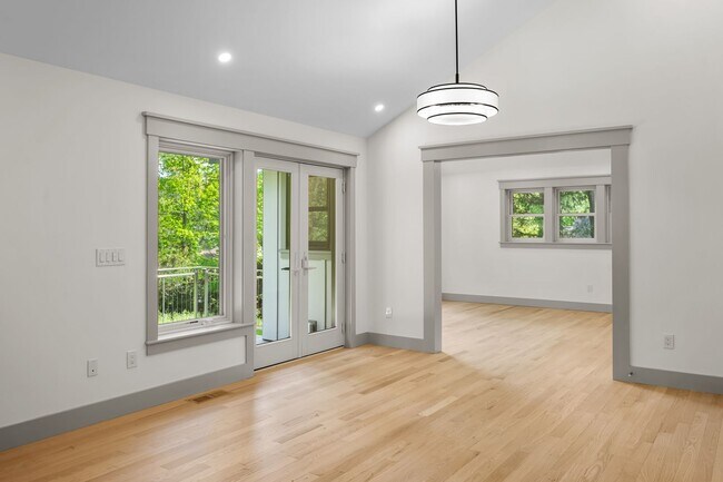 Building Photo - Modern Farmhouse 3 Bedroom 3.5 Barhroom
