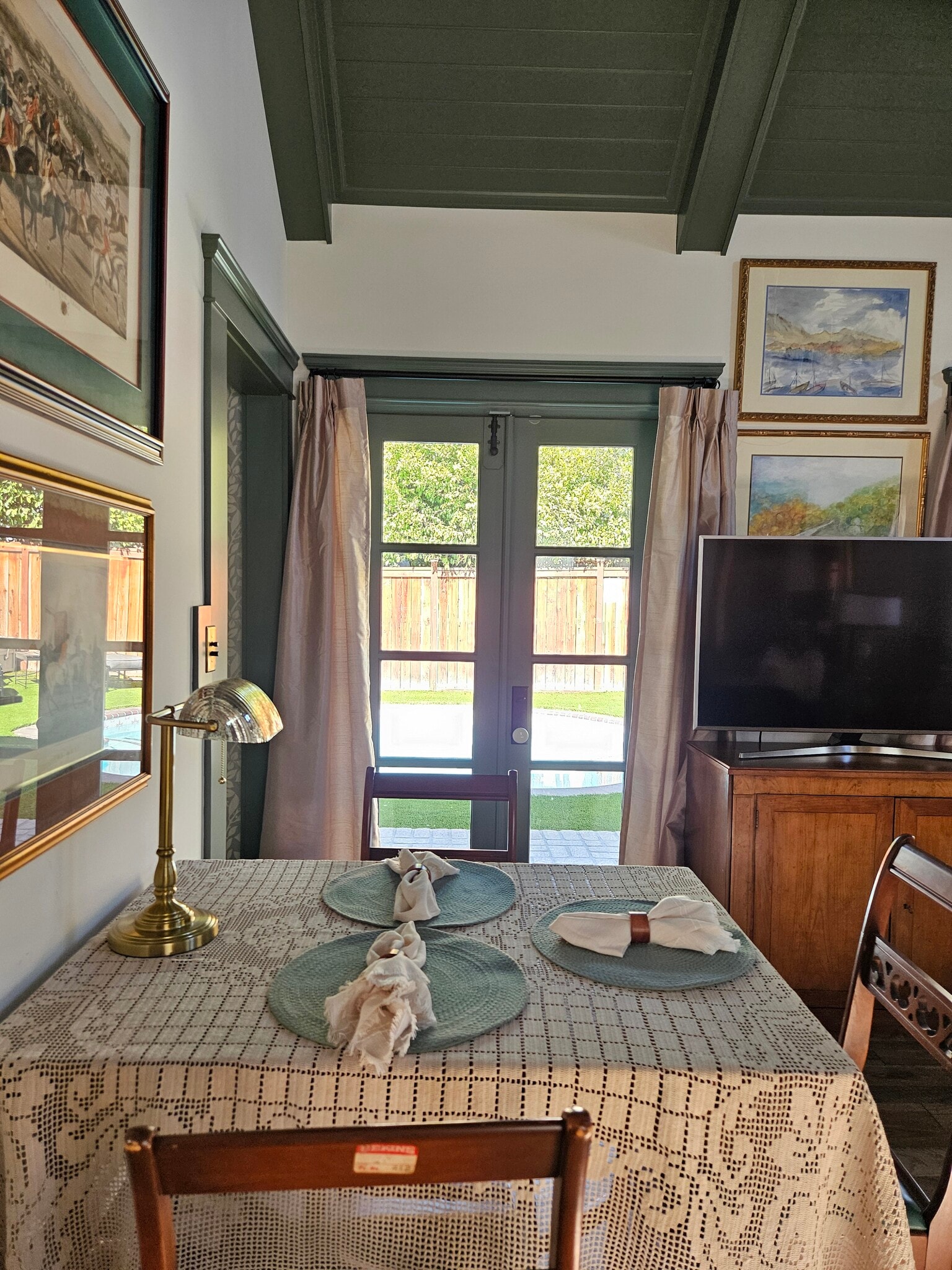 Building Photo - 139 N Ivy Ave