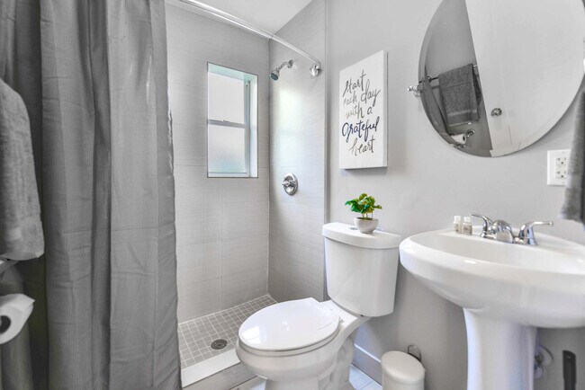 Building Photo - 437 NE 69th St