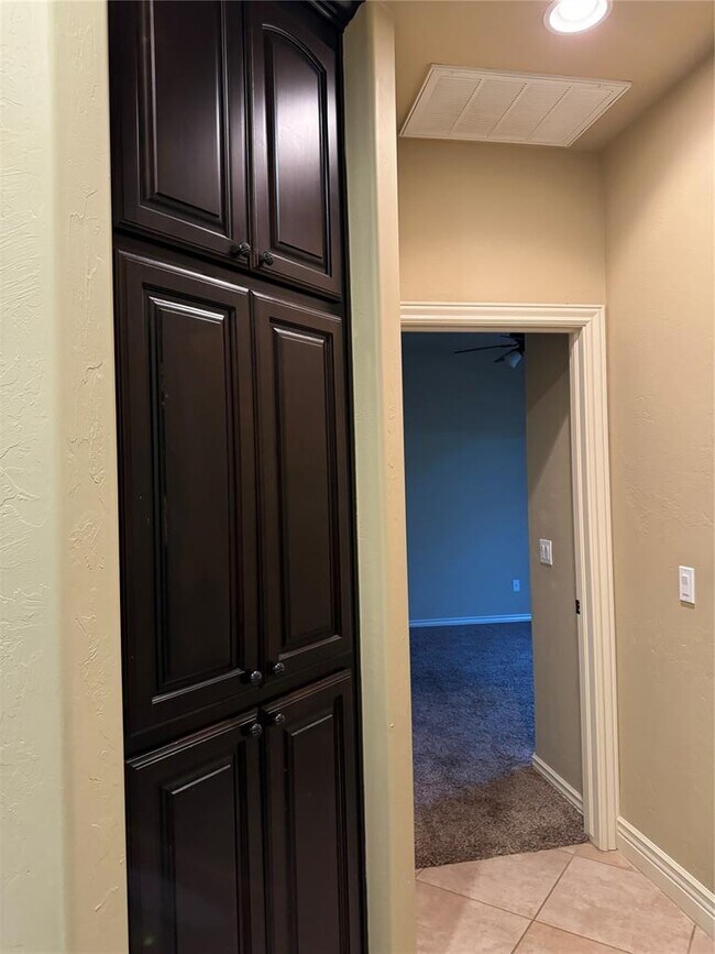 Building Photo - 3216 Summit Bend