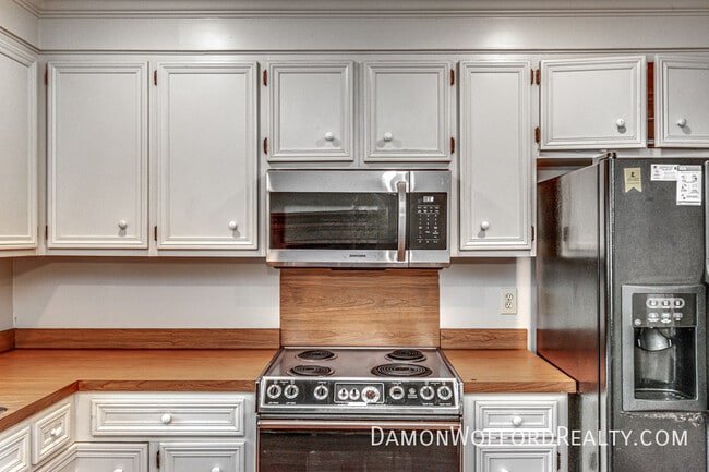Building Photo - 1435 Roxbury Ct