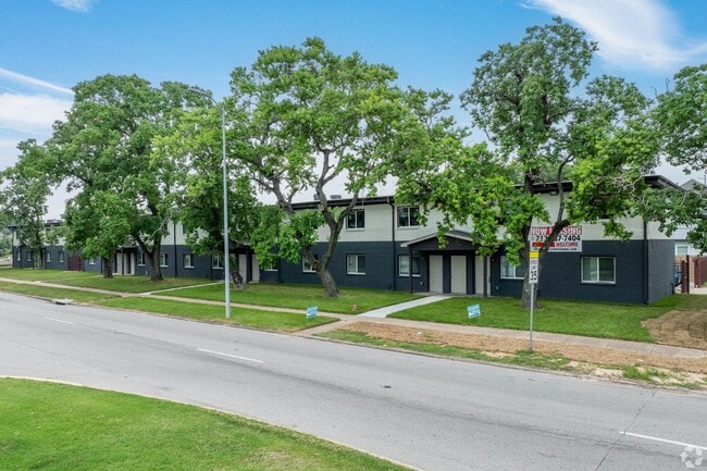 Building Photo - 4410 Bellfort Ave