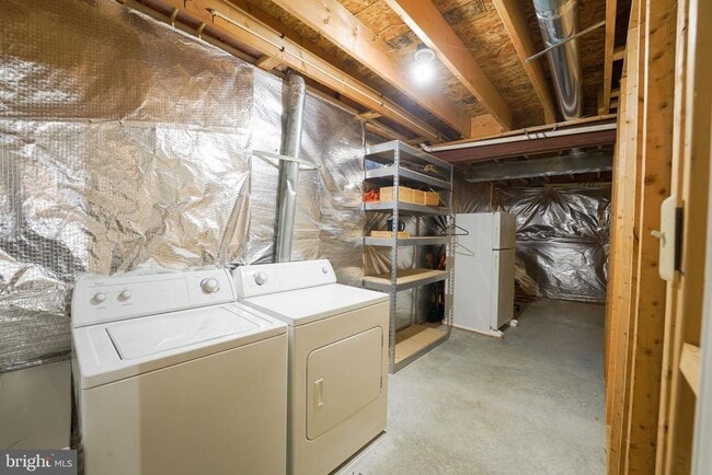 Building Photo - 303 Highland Ridge Ave