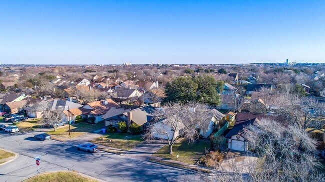 Building Photo - 1101 Cresswell Dr