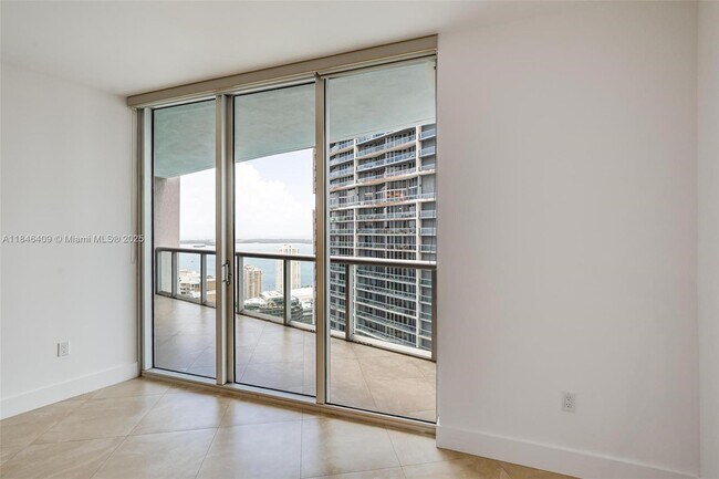 Building Photo - 475 Brickell Ave