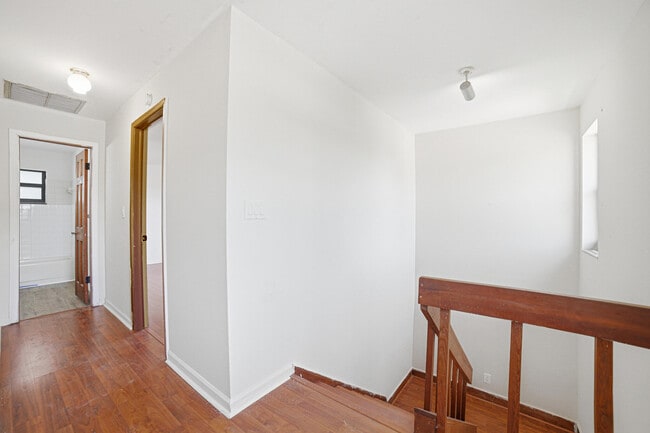 Building Photo - 2895 Via Del Lago