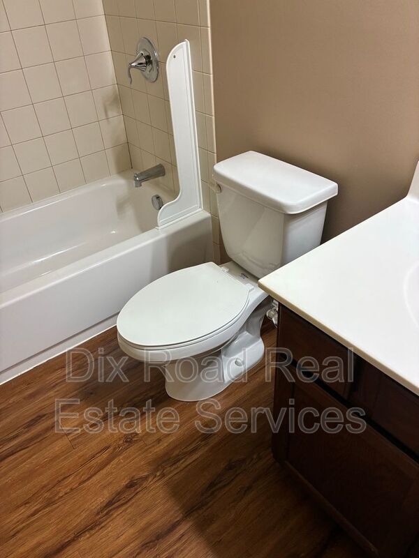 Building Photo - 461 Draft Ct