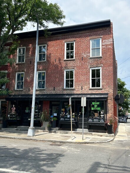Building Photo - 99 Ferry St