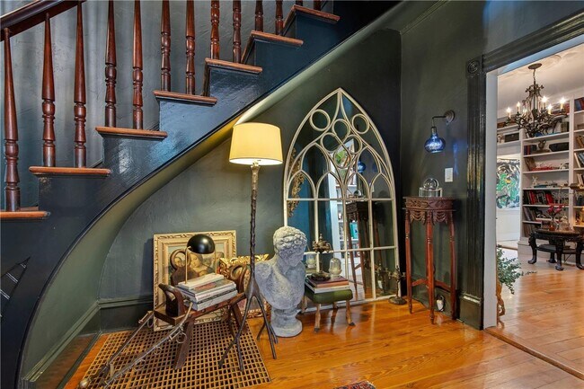 Building Photo - Queen Anne Victorian Estate