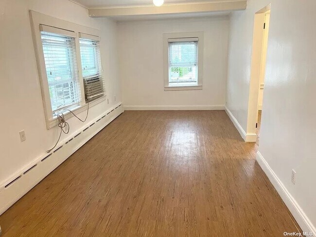 Building Photo - 1237 Hollywood Ave