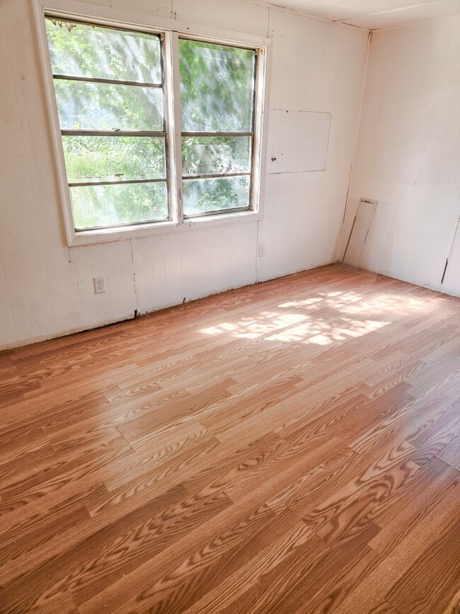 Building Photo - 24 Chive Ln