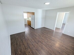 Building Photo - 506-512 Northwood Road