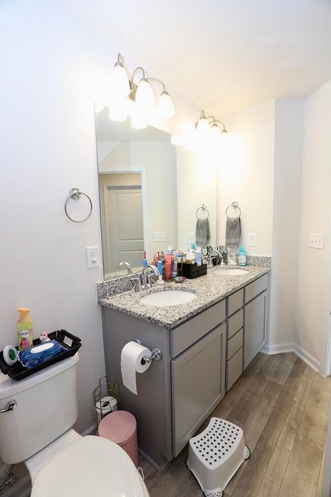 Building Photo - 1049 Crescent Moon Lp